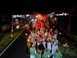 Pawai Obor masyarakat Kelurahan Rum dalam Menyambut Malam Lailatul Qadar